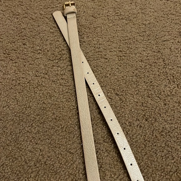 shiny tan belt - Picture 2 of 3